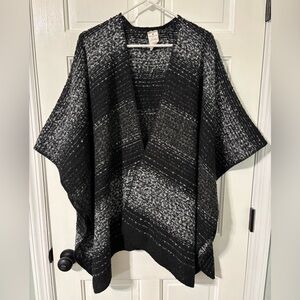 Woolrich Vintage Poncho/Wrap/Shawl Black White Grey Heritage Quality Durable